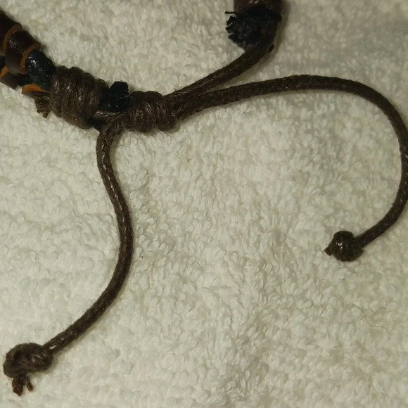 Handmade Leather Unisex Bracelet - Picture 4 of 4